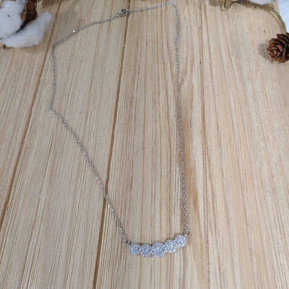 🌟🌟NEW🌟🌟GLAMOROUS!! Genuine 5 Round CZ 1 Carat  Necklace in SILVER 🌟🌟 - Picture 6 of 15